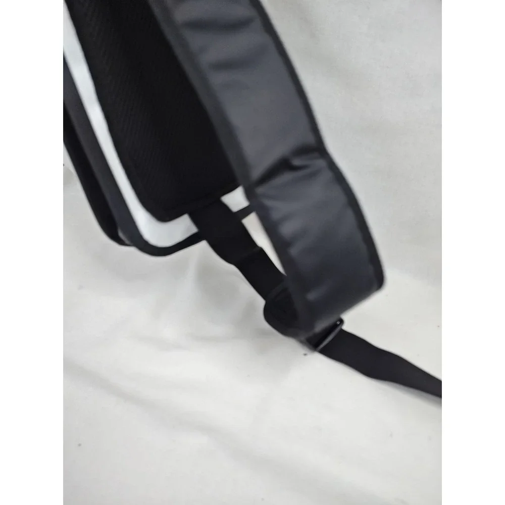 The Unbranded Brand preowned excellent
